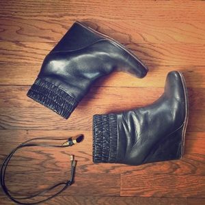 Dolce Vita wedge boots🍁🍁🍁great for Fall!
