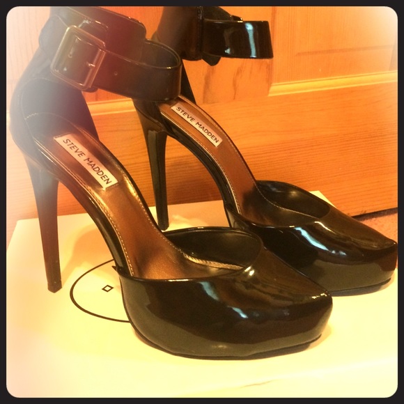 👠NWT MAKE OFFER Steve Madden Heels Ankle Strap👠