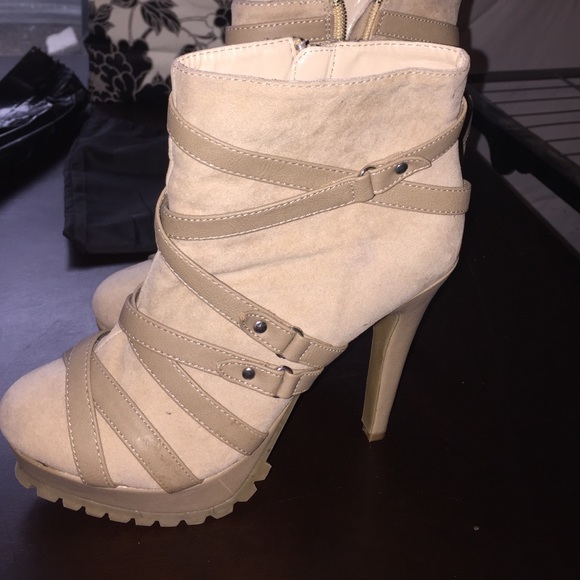 Adorable high heels(: - Picture 1 of 3