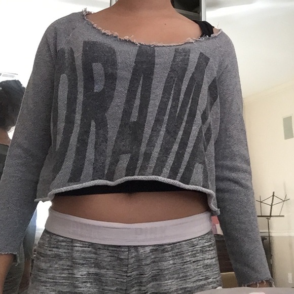 Long sleeve crop top