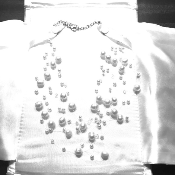 Indonesian pearl and swarski crystal necklace.