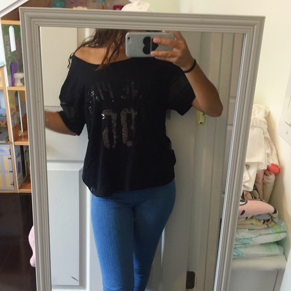 Black PINK top