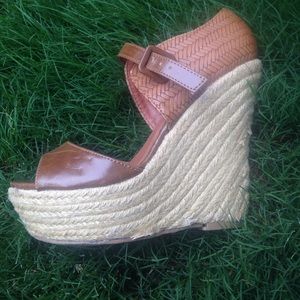 🎀 Camel JustFab Wedges🎀💥clearance💥