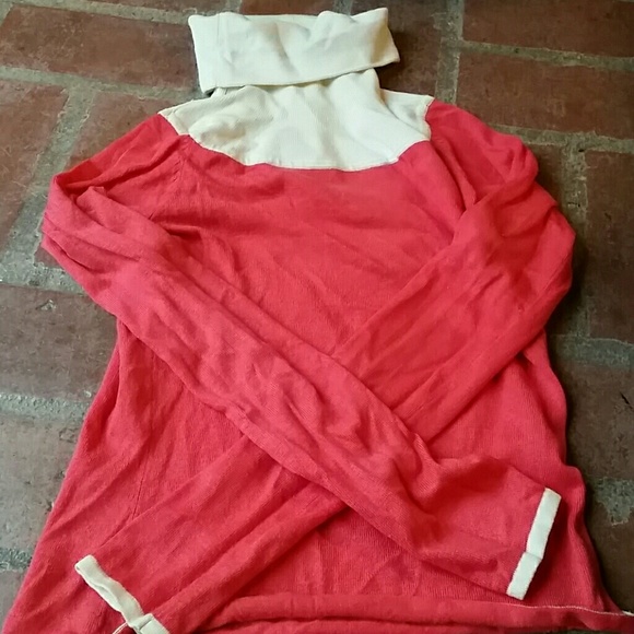 Moth turtleneck sweater from Anthropologie. Xs