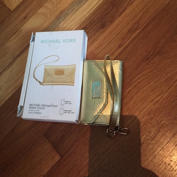 Gold Michael Kors iPhone 4 wristlet