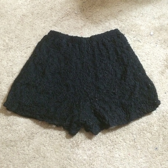 Abercrombie and Fitch lace shorts - Picture 1 of 3