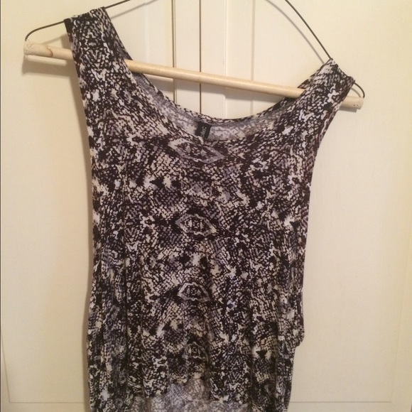 Wide arm crop top