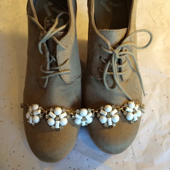 🍂 Perfect Fall Booties - Picture 2 of 2