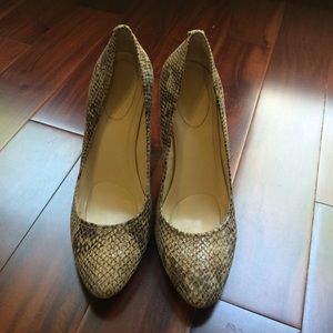 Calvin Klein snakeskin leather upper pump