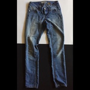 Loose fit skinny jeans