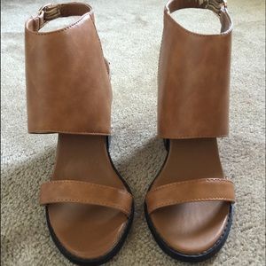 Forever 21 chunky heel sandals. 5.5 more of a 6.5