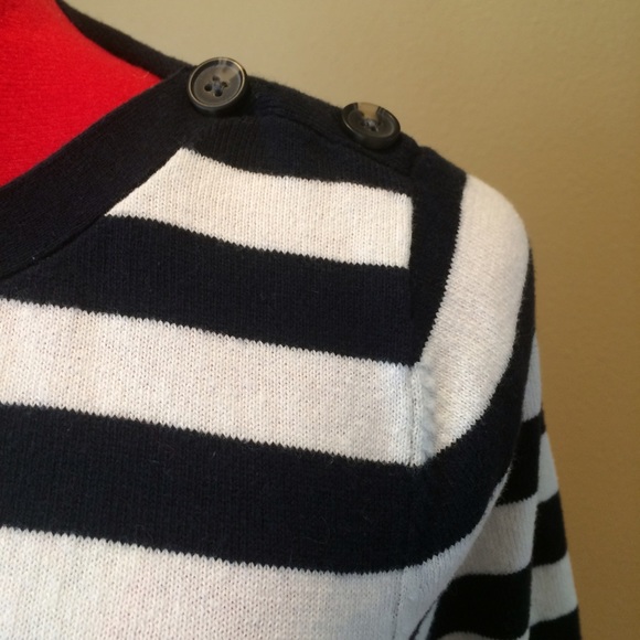 📦SOLD📦 Navy and white striped sweater. RWP - Picture 2 of 4