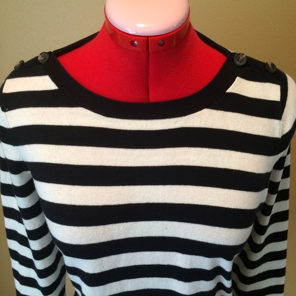 📦SOLD📦 Navy and white striped sweater. RWP - Picture 4 of 4
