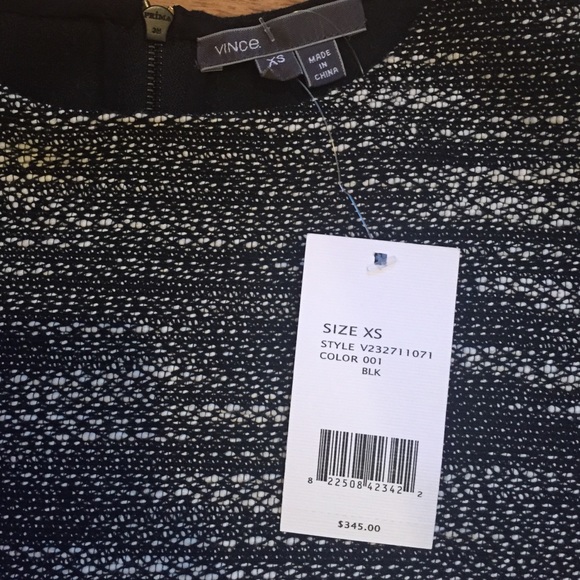 NWT Vince textured woven top in black - Picture 2 of 4