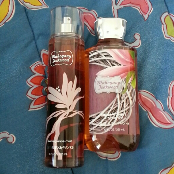 Bath & Body Mahogany Teakwood mist & shower gel