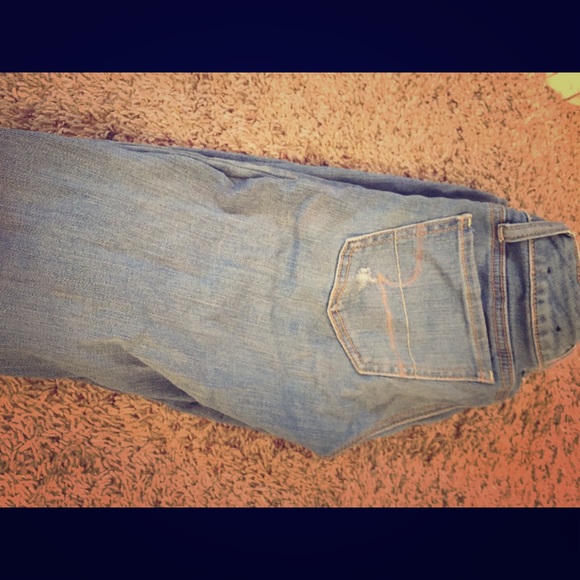 American Eagle ripped jean