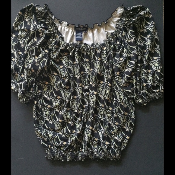 Cute scrunch patterned top