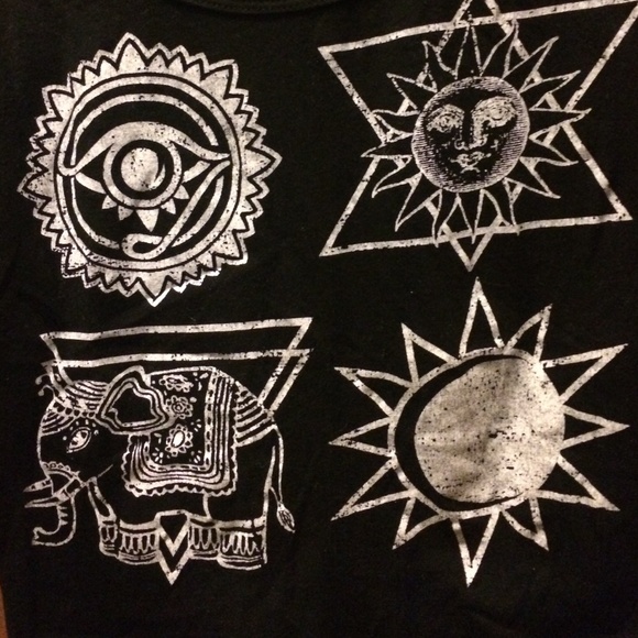 Crop top - Picture 2 of 2