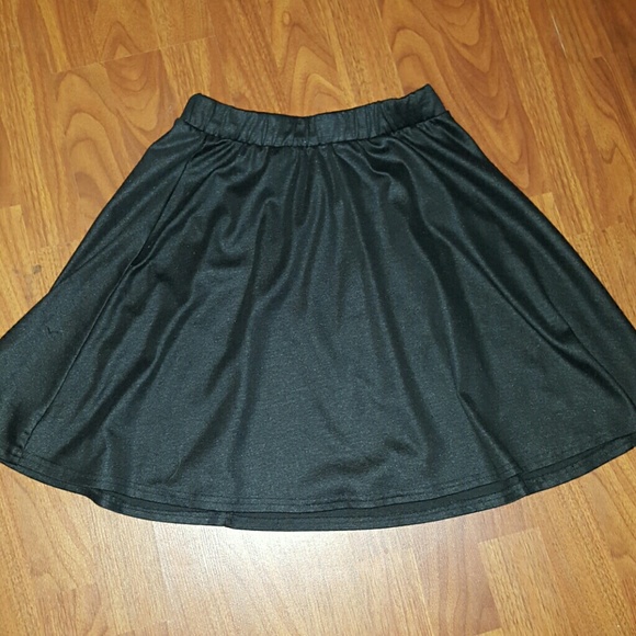 Black skater skirt