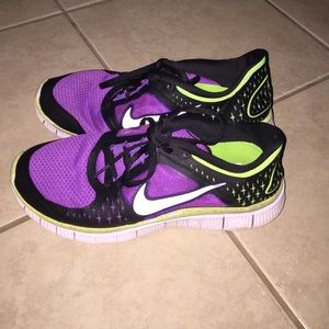 Used Nike free 5.0 size 9