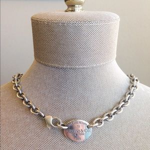 Tiffany &Co. "Return to Tiffany" tag necklace.