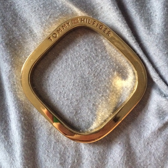 Tommy Hilfiger gold bangle