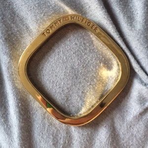 Tommy Hilfiger gold bangle