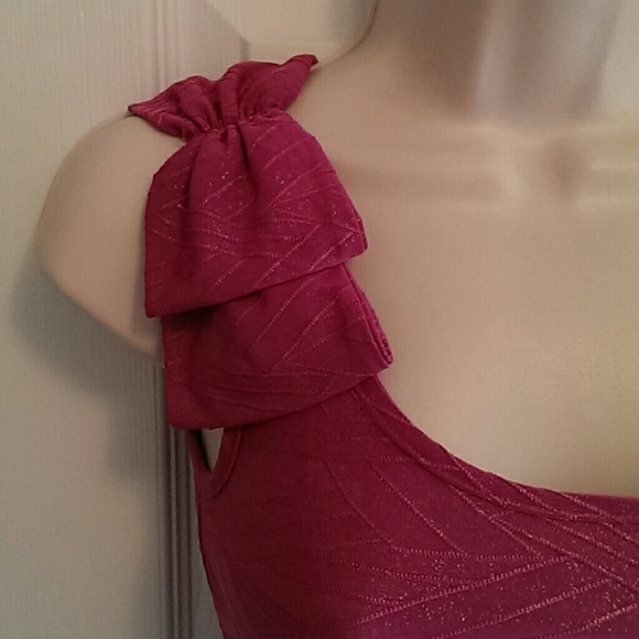 Beautiful top - Picture 2 of 4