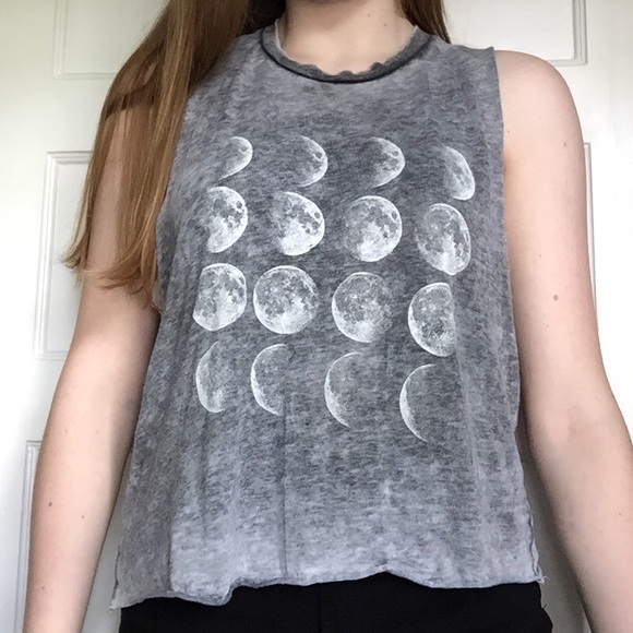 Brandy Melville grey moon phases muscle tee!
