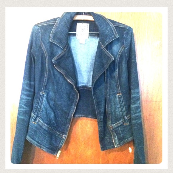 💙DARK DENIM GUESS JACKET💙