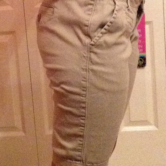 Capris - Picture 2 of 4