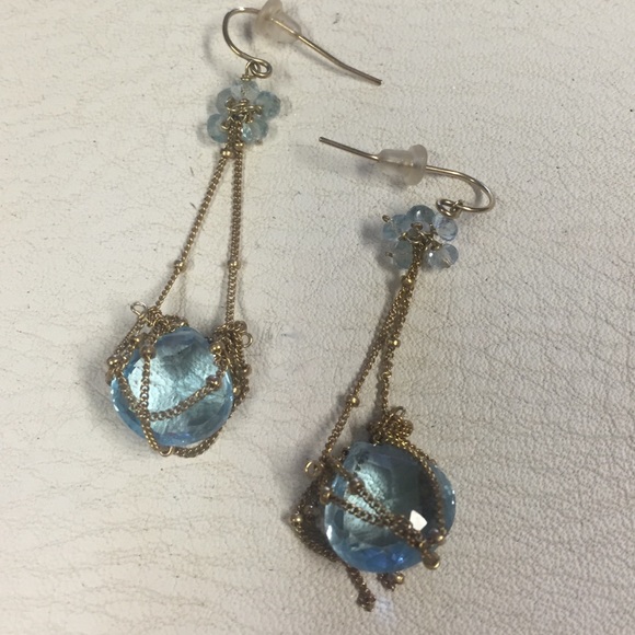 Precious gem dangling earrings