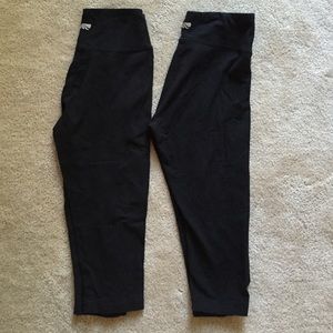 Set of 2 workout capris.