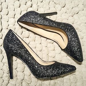Joe's Jacey black glitter pump