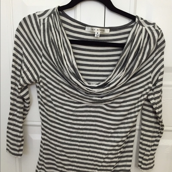 Stripped grey and white 3/4 sleeve shirt