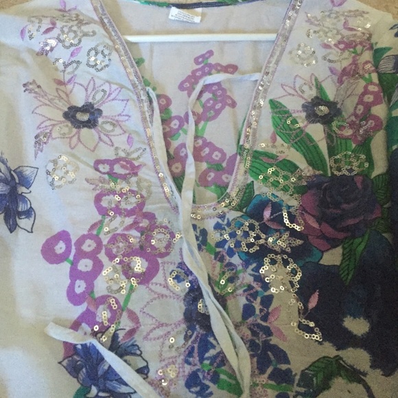 Blouse - Picture 2 of 3