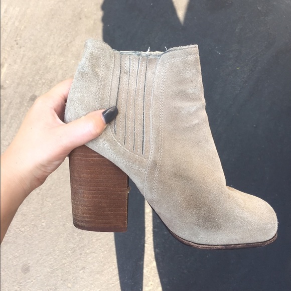 JEFFREY CAMPBELL•••hangar bootie