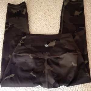 Lululemon Wunder Under Crop II - Roll Down size 2