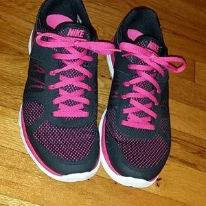 Nike Flex Run Shoes