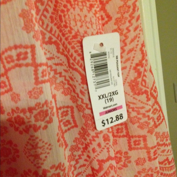 TOP🌟SOLD🌟ON MERCARI. Use code GRKVBX get $2 off - Picture 3 of 4