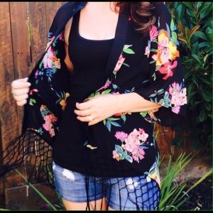 Floral fringe kimono