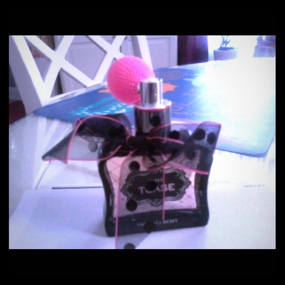 Tease perfume
