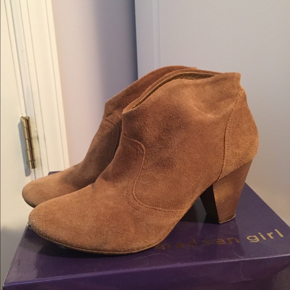 Steve Madden light brown suade ankle booties