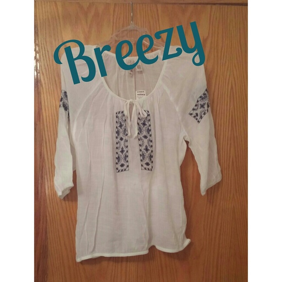 White top with half sleeves - Picture 1 of 3