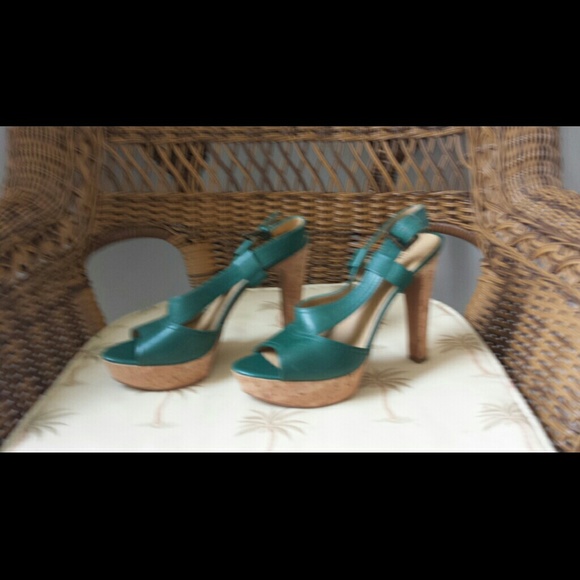 NINE WEST PLATFORM SANDALS