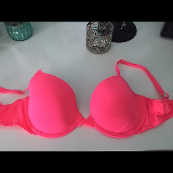 VS Pink lightly lined bra in hot pink