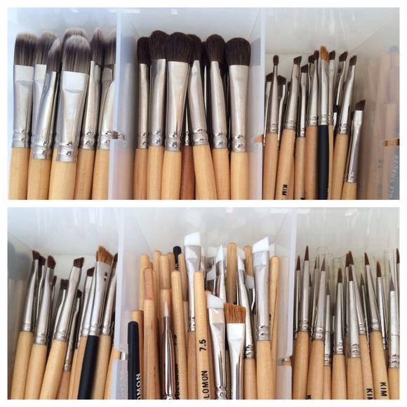 Make Up Brushes - Picture 3 of 3