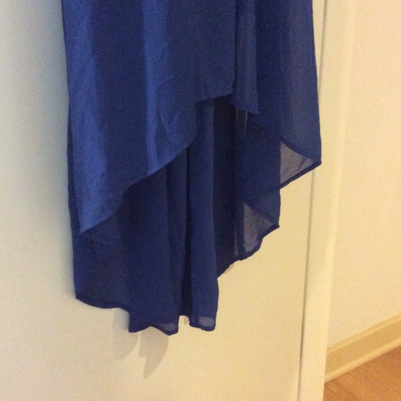 Stunning hi-lo dress with adjustable straps - Picture 2 of 4