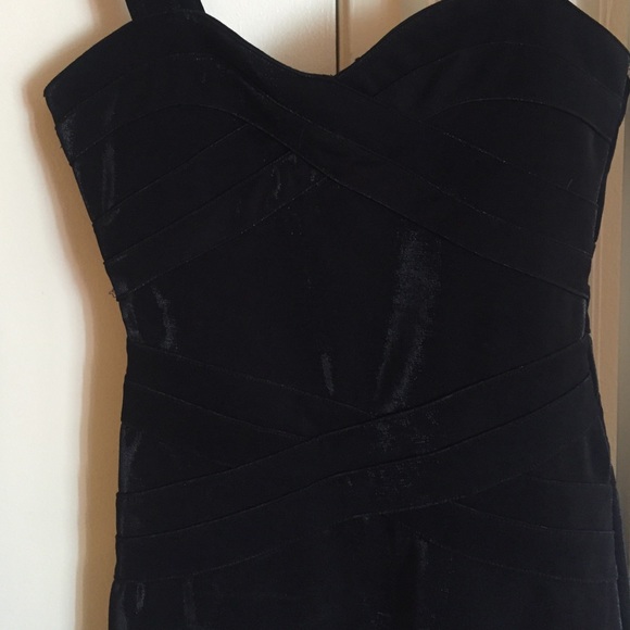 Black formal dress - Picture 2 of 4