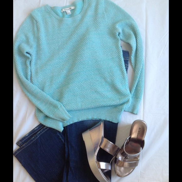 Forever 21 Sweaters - 🎉Forever 21 Tiffany Sweater🎉